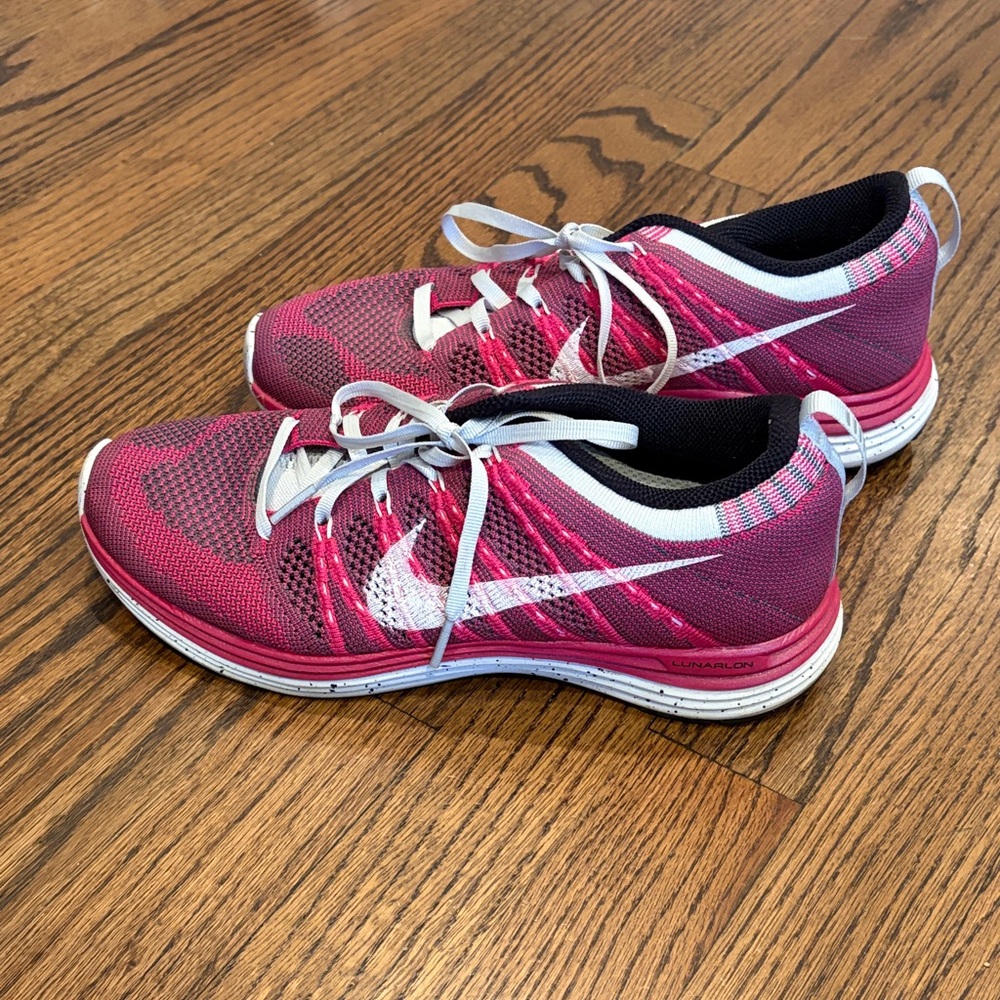 Nike FlyKnit One Women's Fireberry Pink Running Shoes Size 8